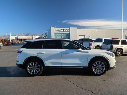 2022 Lincoln Corsair Standard