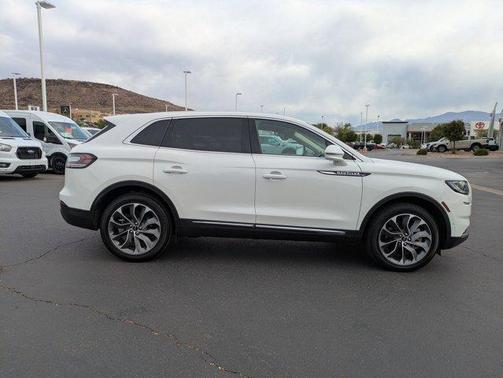 White Metallic 2022 Lincoln Nautilus Reserve