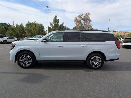 Space Silver 2025 Ford Expedition Max Active