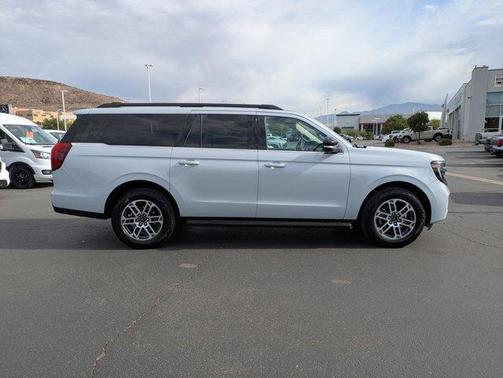 Space Silver 2025 Ford Expedition Max Active
