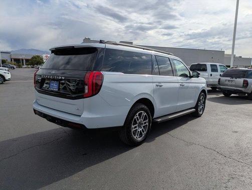 Space Silver 2025 Ford Expedition Max Active