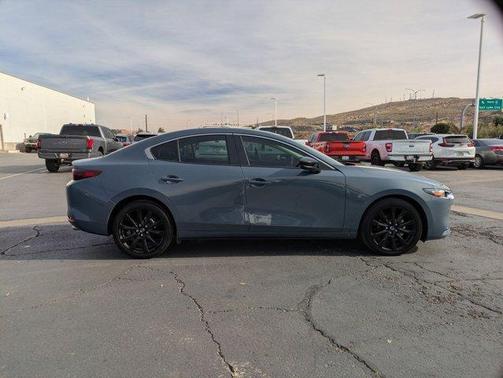 2023 Mazda Mazda3 2.5 S Carbon Edition