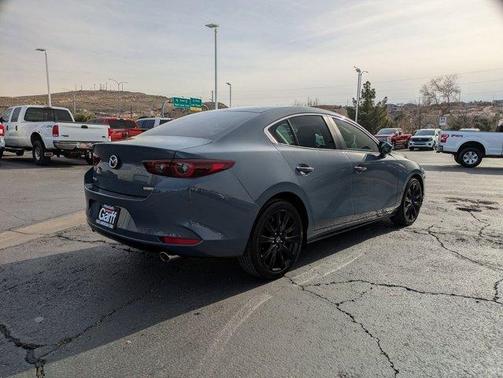2023 Mazda Mazda3 2.5 S Carbon Edition