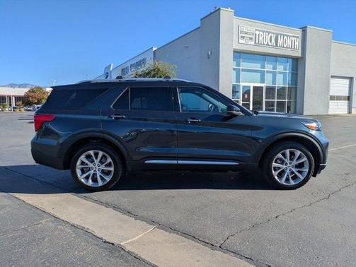 2022 Ford Explorer Platinum