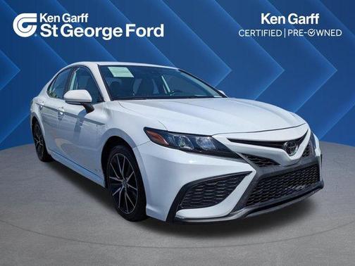 Ice 2023 Toyota Camry SE