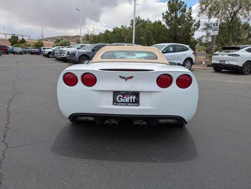 Arctic White 2011 Chevrolet Corvette Base