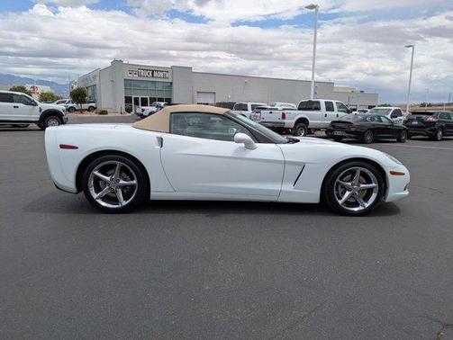 Arctic White 2011 Chevrolet Corvette Base
