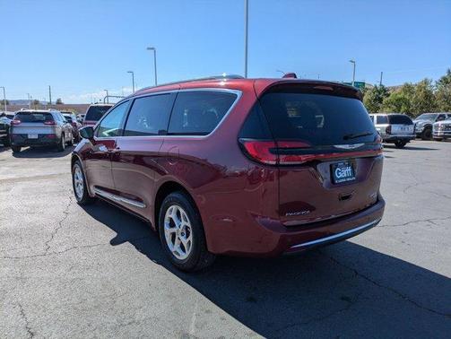 Velvet Red Pearlcoat 2021 Chrysler Pacifica Limited