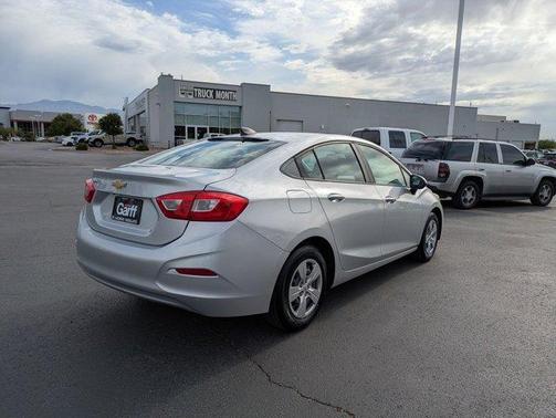 Silver Ice Metallic 2017 Chevrolet Cruze LS