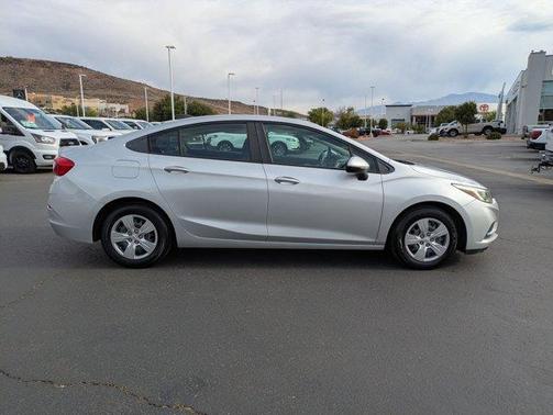 Silver Ice Metallic 2017 Chevrolet Cruze LS