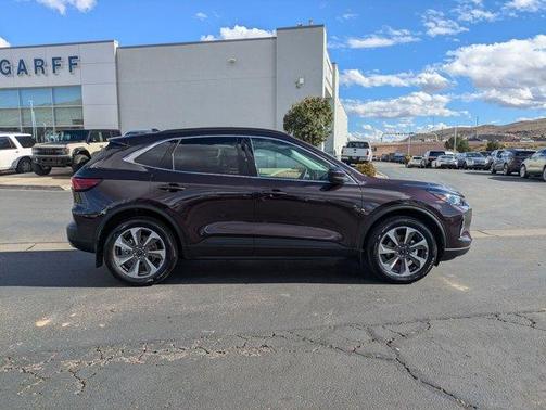 2023 Ford Escape Platinum