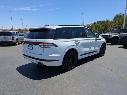 White Metallic 2025 Lincoln Aviator Reserve RWD