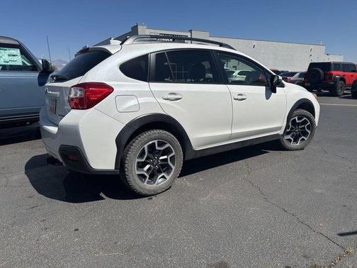 Crystal White Pearl 2017 Subaru Crosstrek 2.0i Limited