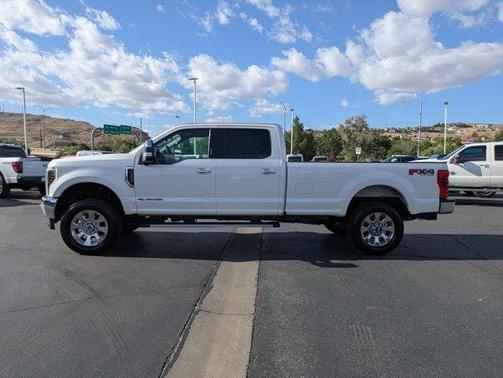 White Platinum Clearcoat Metallic 2019 Ford F-350 Lariat Super Duty