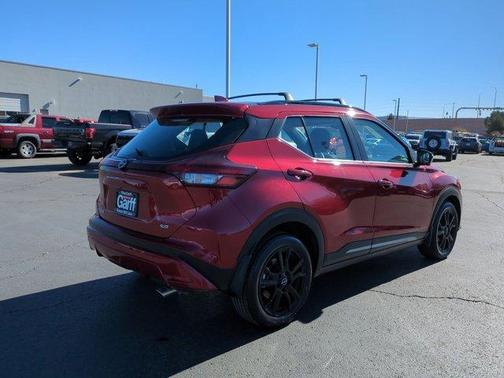 2024 Nissan Kicks SR
