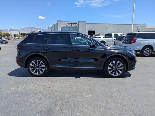 Black Metallic 2022 Lincoln Corsair Reserve