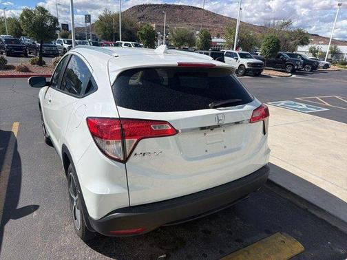 Platinum White Pearl 2022 Honda HR-V EX