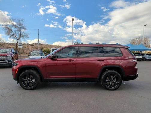 2023 Jeep Grand Cherokee L Laredo