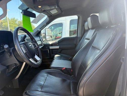 Oxford White 2018 Ford F-250 Lariat