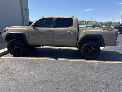 Quicksand 2020 Toyota Tacoma SR5
