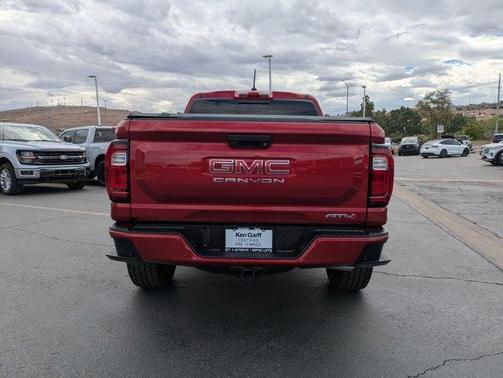 2024 GMC Canyon AT4