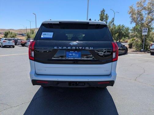 Space Silver 2025 Ford Expedition Max Active