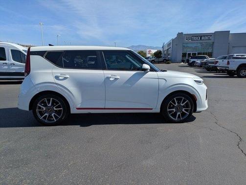 Snow White Pearl 2021 Kia Soul Turbo