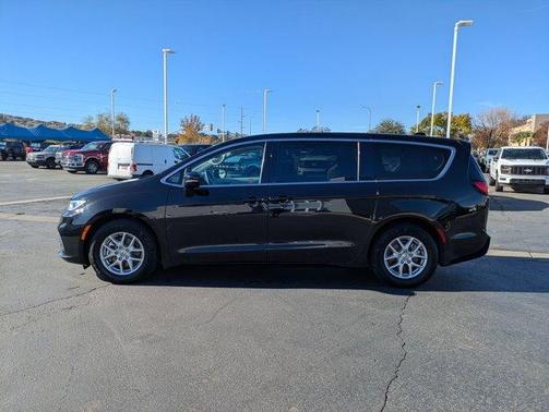 2024 Chrysler Pacifica Touring-L