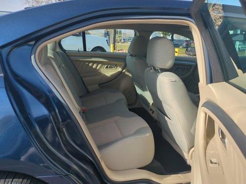 2017 Ford Taurus SEL