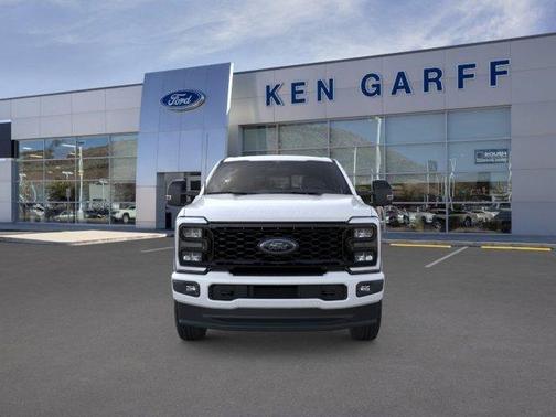 Star White 2026 Ford F-350 Lariat Super Duty