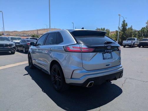 2022 Ford Edge ST