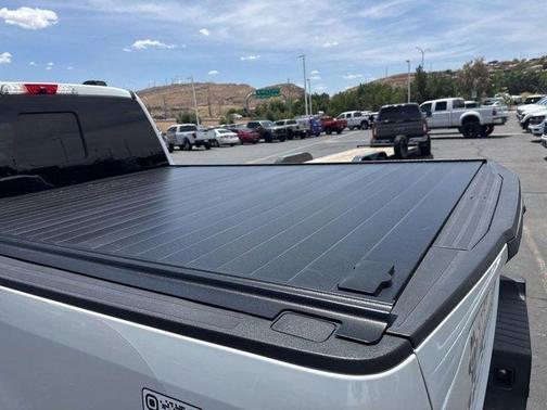 White Metallic 2021 Ford F-350 Lariat Super Duty