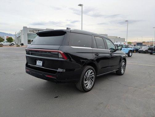 Black Metallic 2025 Lincoln Navigator Reserve