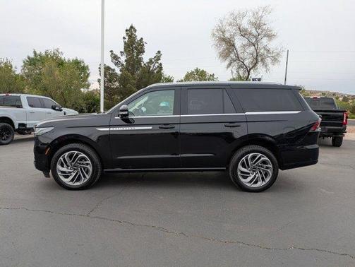 Black Metallic 2025 Lincoln Navigator Reserve