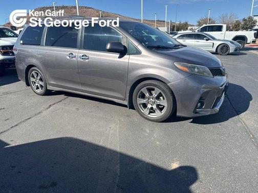 2018 Toyota Sienna SE