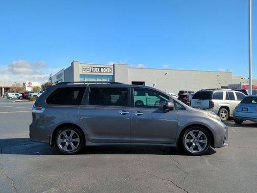 2018 Toyota Sienna SE