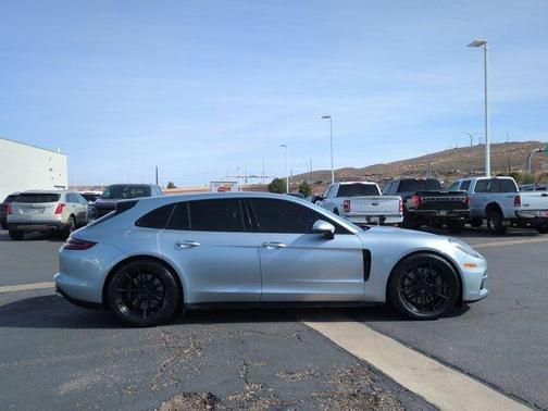 2018 Porsche Panamera 4