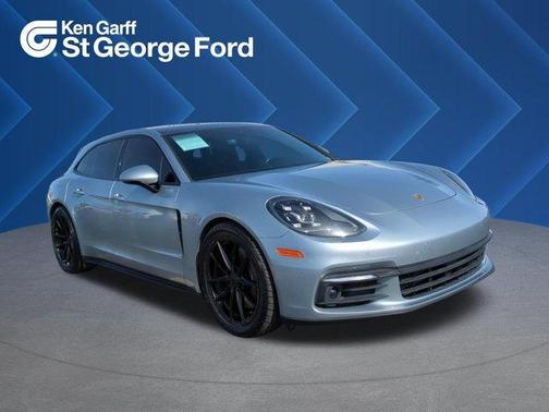 2018 Porsche Panamera 4