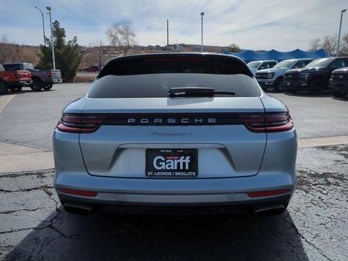2018 Porsche Panamera 4