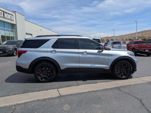 Iconic Silver Metallic 2023 Ford Explorer ST