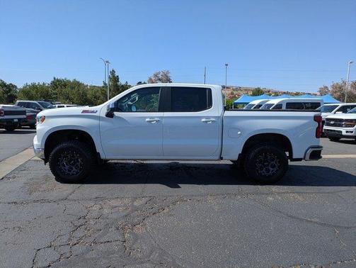 Summit White 2023 Chevrolet Silverado 1500 LT