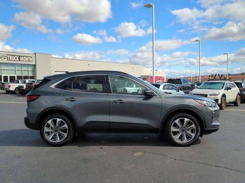 2025 Ford Escape Platinum