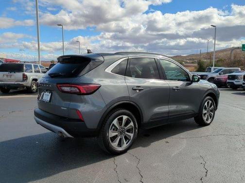 2025 Ford Escape Platinum