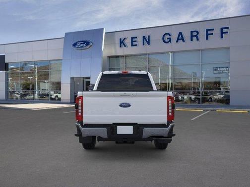 Oxford White 2026 Ford F-350 Lariat Super Duty