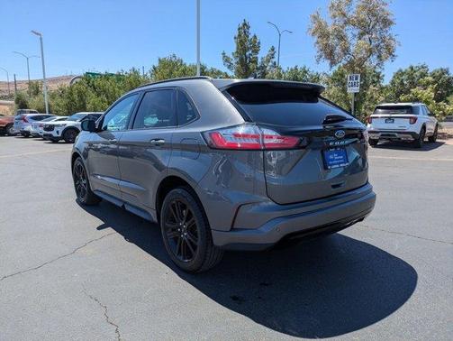 Gray Metallic 2022 Ford Edge ST Line