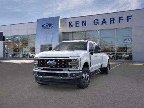 Oxford White 2026 Ford F-350 Lariat Super Duty