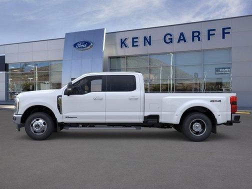 Oxford White 2026 Ford F-350 Lariat Super Duty