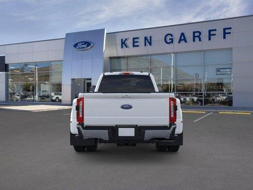 Oxford White 2026 Ford F-350 Lariat Super Duty
