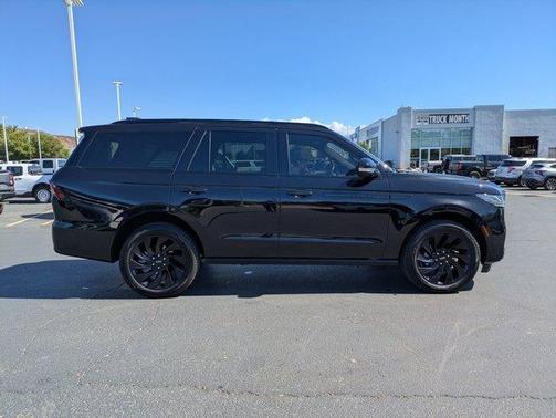 Black Metallic 2025 Lincoln Navigator Reserve