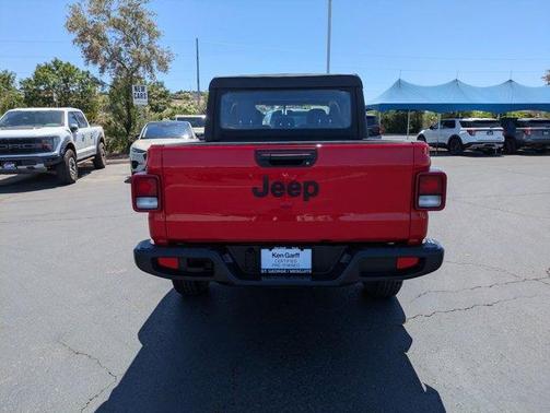Firecracker Red Clearcoat 2023 Jeep Gladiator Sport